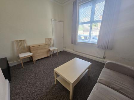1 bedroom Property to let in St Leonards Road, Leicester