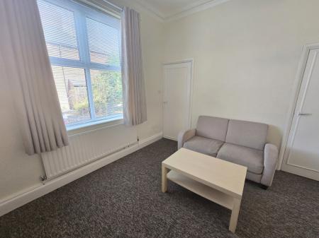 1 bedroom Property to let in St Leonards Road, Leicester