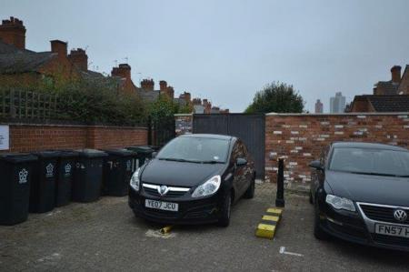 2 bedroom Property to let in Montague Road, Leicester