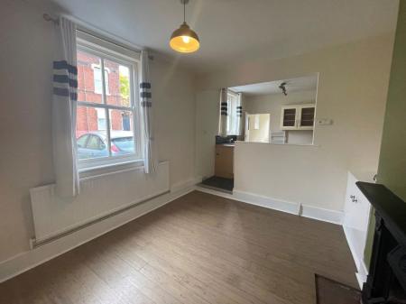 2 bedroom Property to let in Montague Road, Leicester