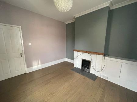 2 bedroom Property to let in Montague Road, Leicester