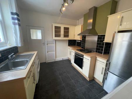 2 bedroom Property to let in Montague Road, Leicester