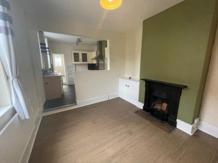 2 bedroom Property to let in Montague Road, Leicester