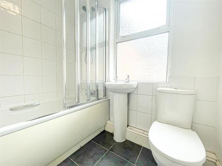 3 bedroom Terraced House for sale in Winchester Avenue, Leicester