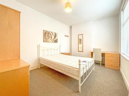 3 bedroom Terraced House for sale in Winchester Avenue, Leicester