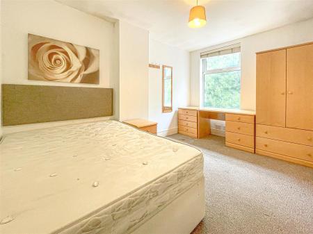 3 bedroom Terraced House for sale in Winchester Avenue, Leicester