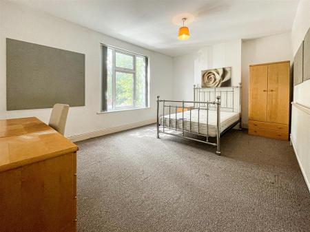 3 bedroom Terraced House for sale in Winchester Avenue, Leicester
