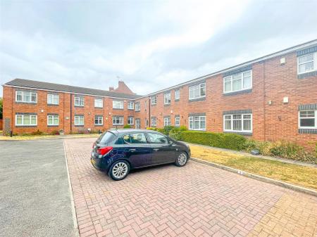 2 bedroom Apartment for sale in Ronald Court, Avenue Road, Stoneygate