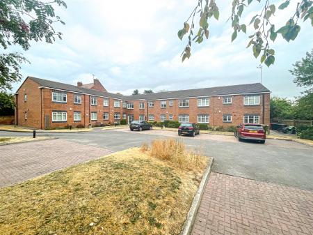 2 bedroom Apartment for sale in Ronald Court, Avenue Road, Stoneygate