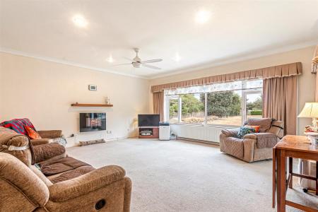 3 bedroom Bungalow for sale in Rectory Road, Wanlip, Leicester