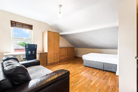 4 bedroom Terraced House for sale in Wilberforce Road, West End