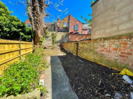 2 bedroom Property to let in Edward Road, Leicester