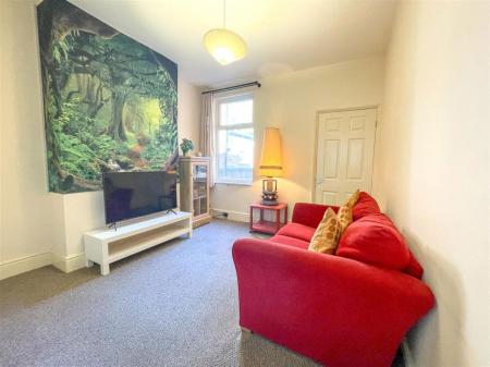 2 bedroom Property to let in Edward Road, Leicester