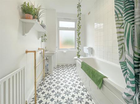 2 bedroom Terraced House for sale in St Leonards Road, Clarendon Park, Leicester