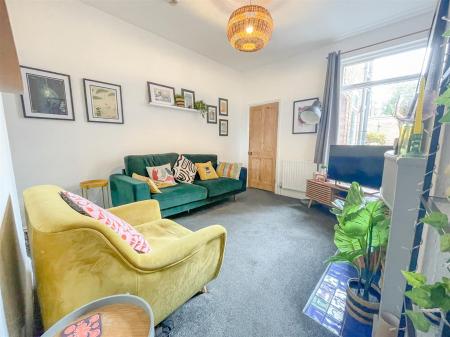 2 bedroom Terraced House for sale in St Leonards Road, Clarendon Park, Leicester