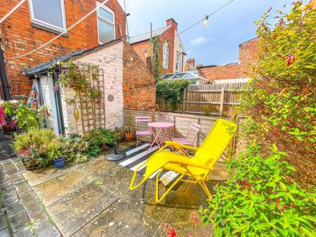 2 bedroom Terraced House for sale in St Leonards Road, Clarendon Park, Leicester