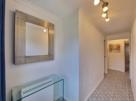 2 bedroom Property to let in Cedars Court, Leicester