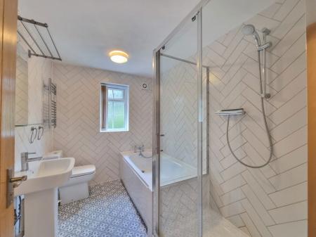 2 bedroom Property to let in Cedars Court, Leicester