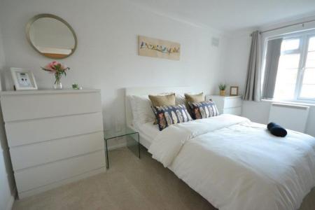 2 bedroom Property to let in Cedars Court, Leicester