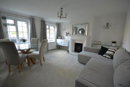 2 bedroom Property to let in Cedars Court, Leicester
