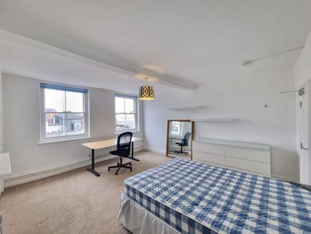 4 bedroom Property to let in Church Gate, Derby