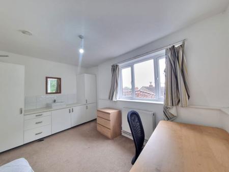 4 bedroom Property to let in Church Gate, Derby