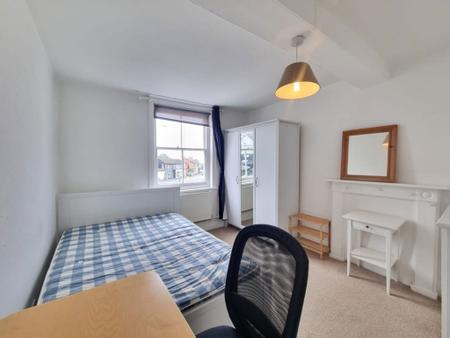 4 bedroom Property to let in Church Gate, Derby