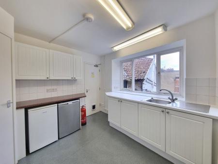 4 bedroom Property to let in Church Gate, Derby