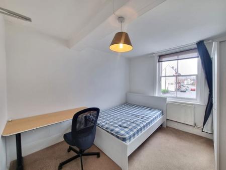 4 bedroom Property to let in Church Gate, Derby