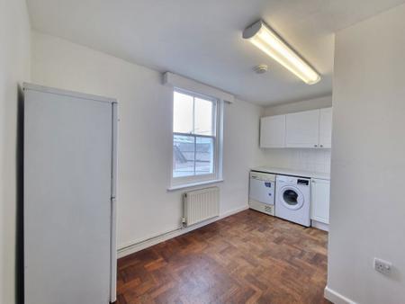 4 bedroom Property to let in Church Gate, Derby
