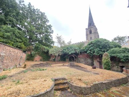 4 bedroom Property to let in Church Gate, Derby