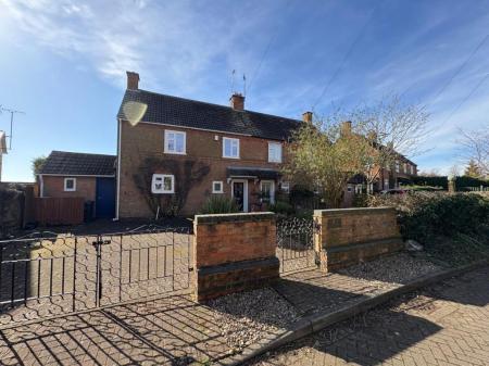 3 bedroom Property to let in Main Street, Leicester
