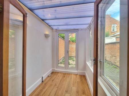 2 bedroom Property to let in Cradock Road, Leicester