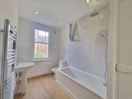 2 bedroom Property to let in Cradock Road, Leicester