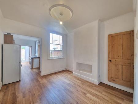 2 bedroom Property to let in Cradock Road, Leicester