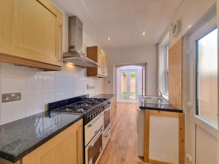 2 bedroom Property to let in Cradock Road, Leicester