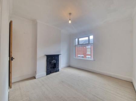 2 bedroom Property to let in Cradock Road, Leicester