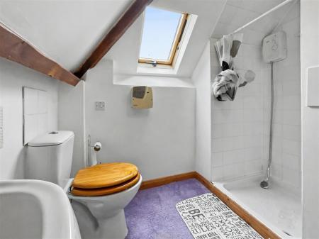 4 bedroom Semi-detached house for sale in Queen Street, Oadby, Leicester