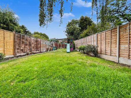 4 bedroom Semi-detached house for sale in Queen Street, Oadby, Leicester