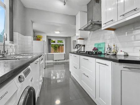 4 bedroom Semi-detached house for sale in Queen Street, Oadby, Leicester