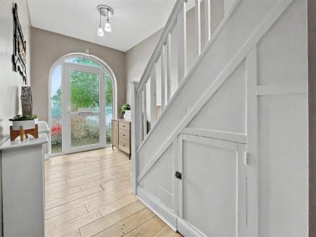 4 bedroom Semi-detached house for sale in Queen Street, Oadby, Leicester