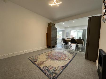 4 bedroom Semi-detached house for sale in Queen Street, Oadby, Leicester