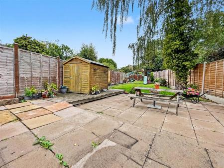 4 bedroom Semi-detached house for sale in Queen Street, Oadby, Leicester