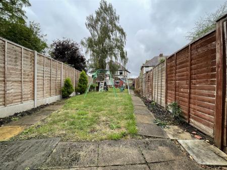 4 bedroom Semi-detached house for sale in Queen Street, Oadby, Leicester