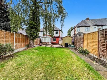 4 bedroom Semi-detached house for sale in Queen Street, Oadby, Leicester
