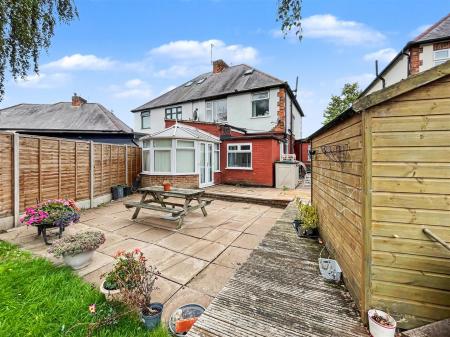 4 bedroom Semi-detached house for sale in Queen Street, Oadby, Leicester