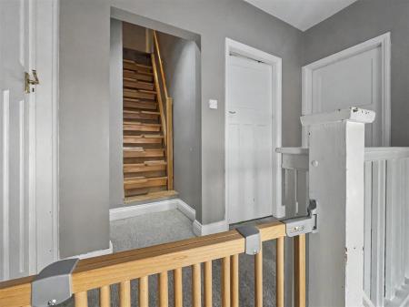 4 bedroom Semi-detached house for sale in Queen Street, Oadby, Leicester