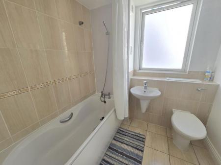2 bedroom Property to let in Watkin Road, Leicester