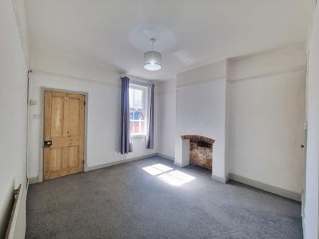 2 bedroom Property to let in Clarendon Park Road, Leicester