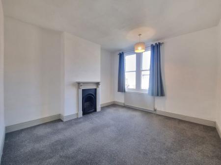 2 bedroom Property to let in Clarendon Park Road, Leicester